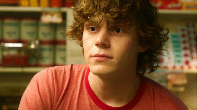 Maják - Z filmu - Evan Peters