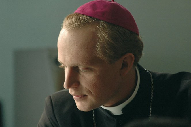 Karol : L'homme qui devint Pape - Film - Piotr Adamczyk