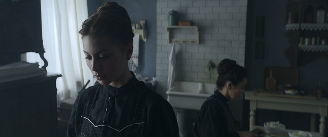 Félvilág - Z filmu - Laura Döbrösi