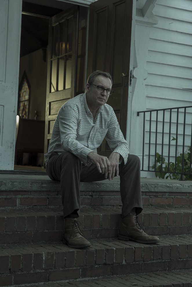 Outcast - From the Shadows It Watches - De la película - Philip Glenister