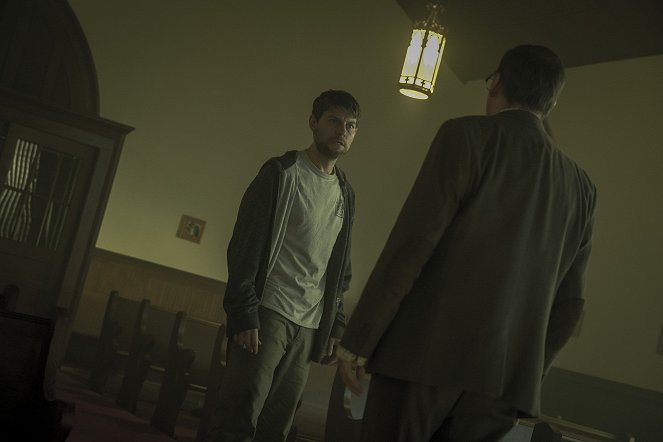 Outcast - Season 1 - From the Shadows It Watches - Photos - Patrick Fugit