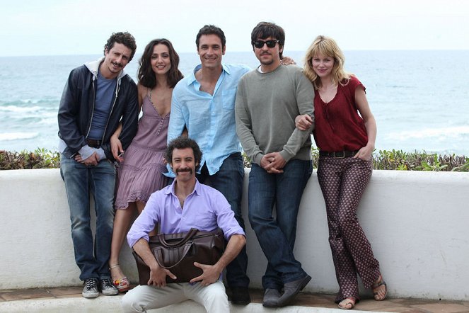 Inmaduros - Promoción - Luca Bizzarri, Ambra Angiolini, Paolo Kessisoglu, Raoul Bova, Ricky Memphis, Barbora Bobuľová