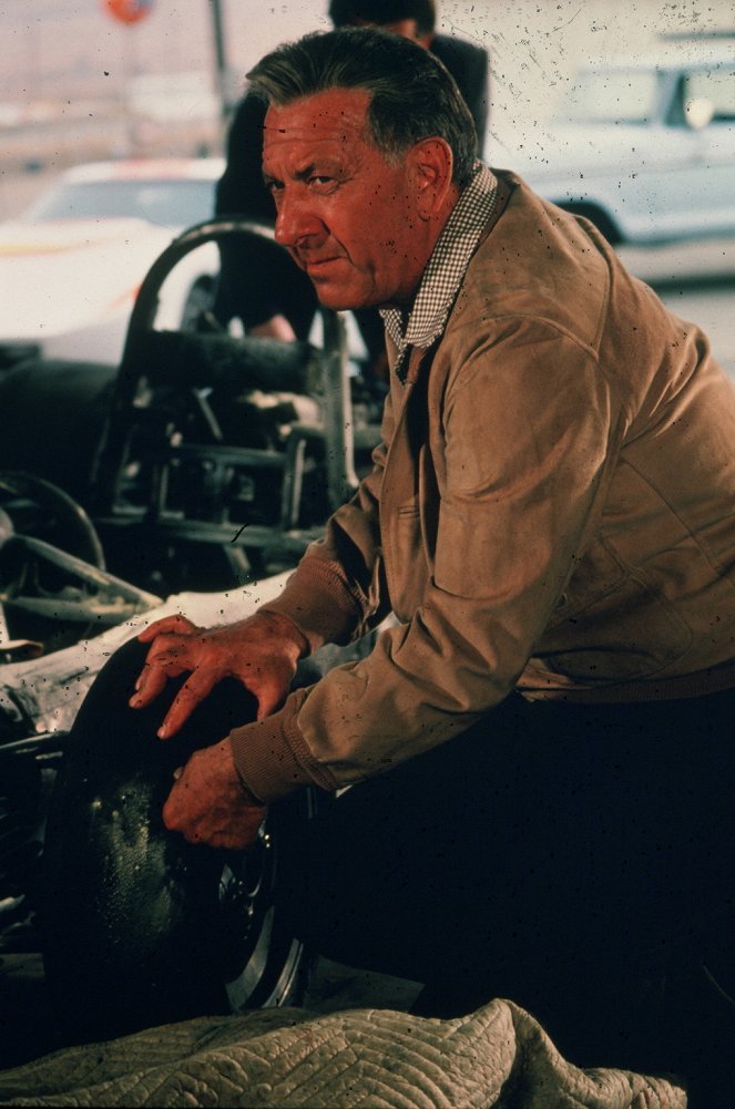 Quincy M.E. - Season 4 - Speed Trap - De la película - Jack Klugman