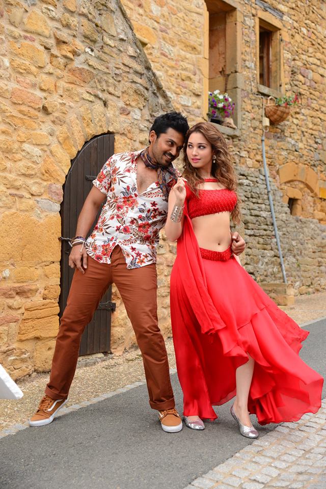 Oopiri - Van film - Karthi, Tamanna Bhatia