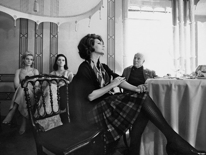 Die Gräfin von Hongkong - Dreharbeiten - Sophia Loren, Charlie Chaplin