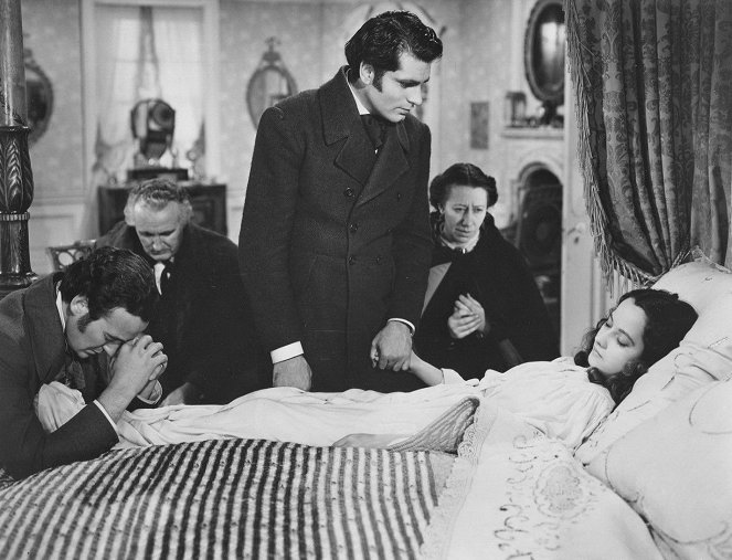 Wuthering Heights - Photos - David Niven, Donald Crisp, Laurence Olivier, Flora Robson, Merle Oberon