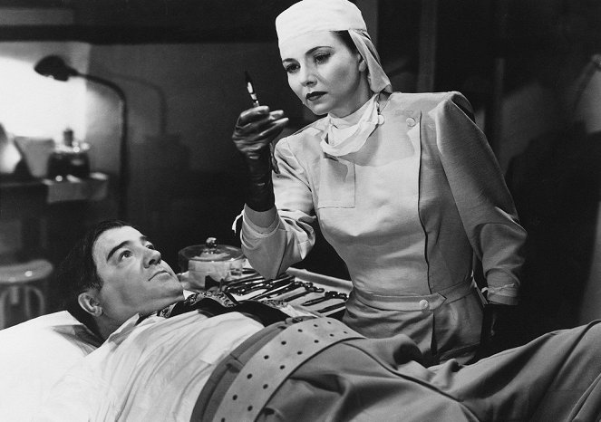 Abbott and Costello Meet Frankenstein - Do filme - Lou Costello, Lenore Aubert
