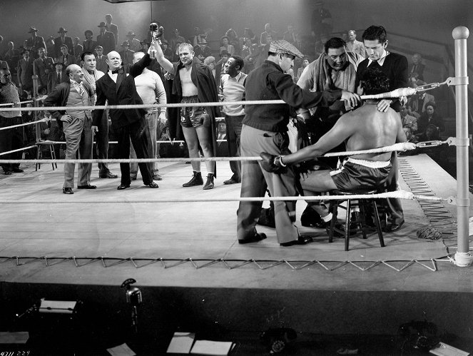 Joe Palooka in the Knockout - Filmfotos - Leon Errol, Eddie Gribbon, Clarence Muse