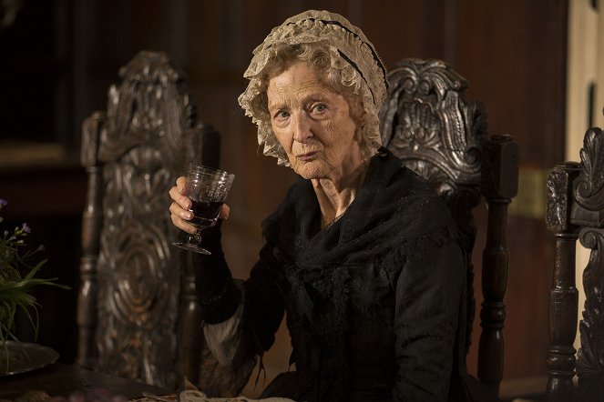 Poldark - Season 2 - Episode 1 - Photos - Caroline Blakiston