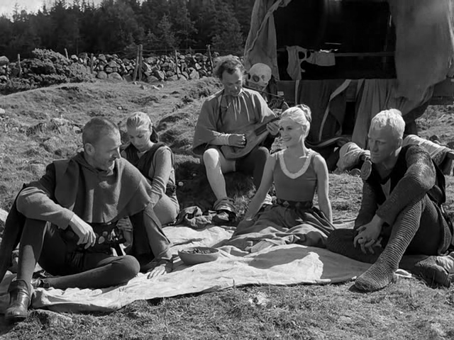Das siebente Siegel - Filmfotos - Gunnar Björnstrand, Gunnel Lindblom, Nils Poppe, Bibi Andersson, Max von Sydow