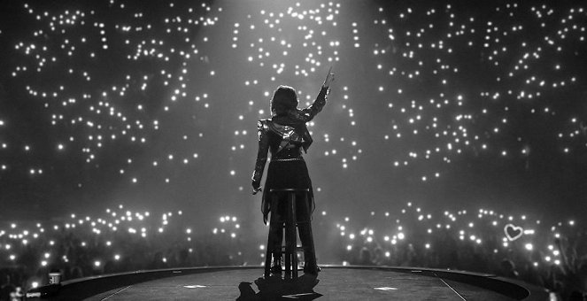 Demi Lovato - Nightingale - Van film