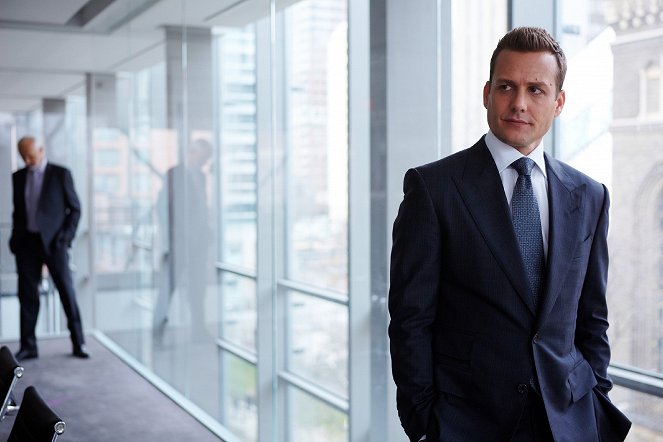 Suits - Two in the Knees - Photos - Gabriel Macht