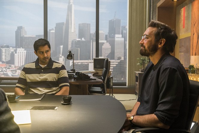 Halt and Catch Fire - Flipping the Switch - Photos - Manish Dayal, Lee Pace