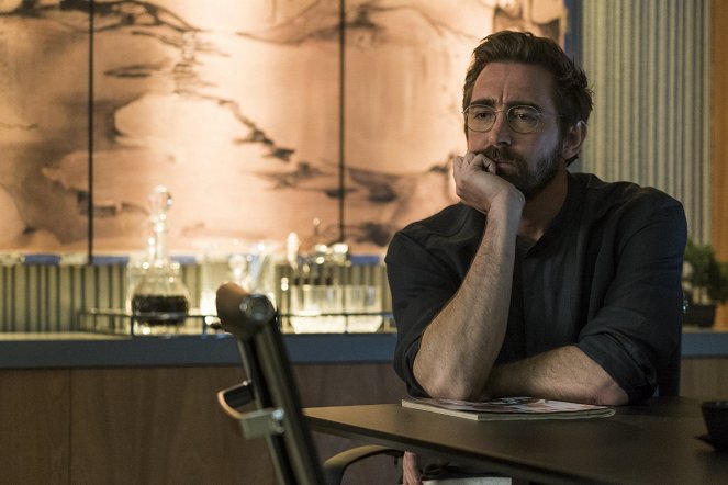 Halt and Catch Fire - Season 3 - Flipping the Switch - Photos - Lee Pace