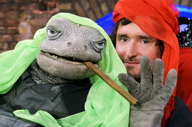 Weltall.Echse.Mensch. - Reptile Comedy mit Michael Hatzius - Z filmu