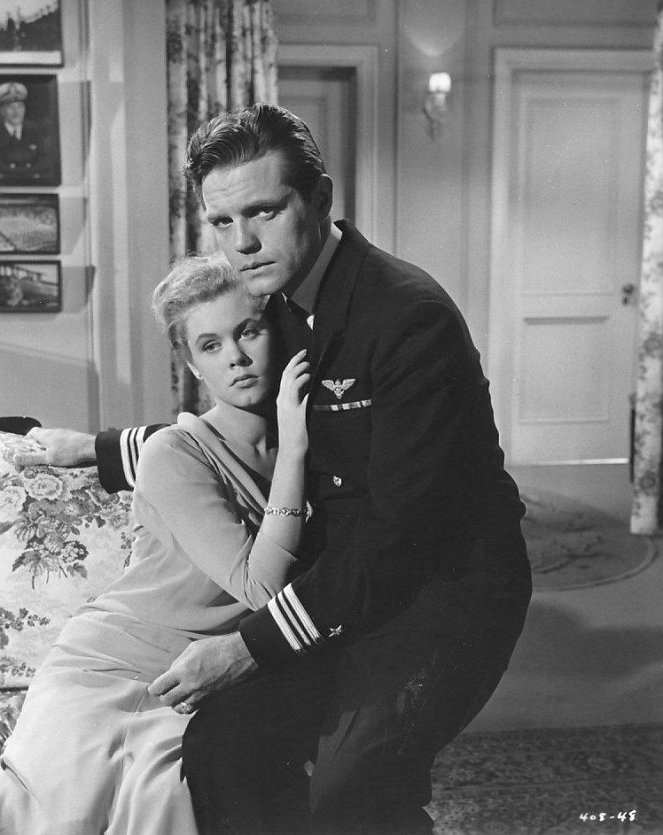The Court-Martial of Billy Mitchell - Do filme - Elizabeth Montgomery, Jack Lord