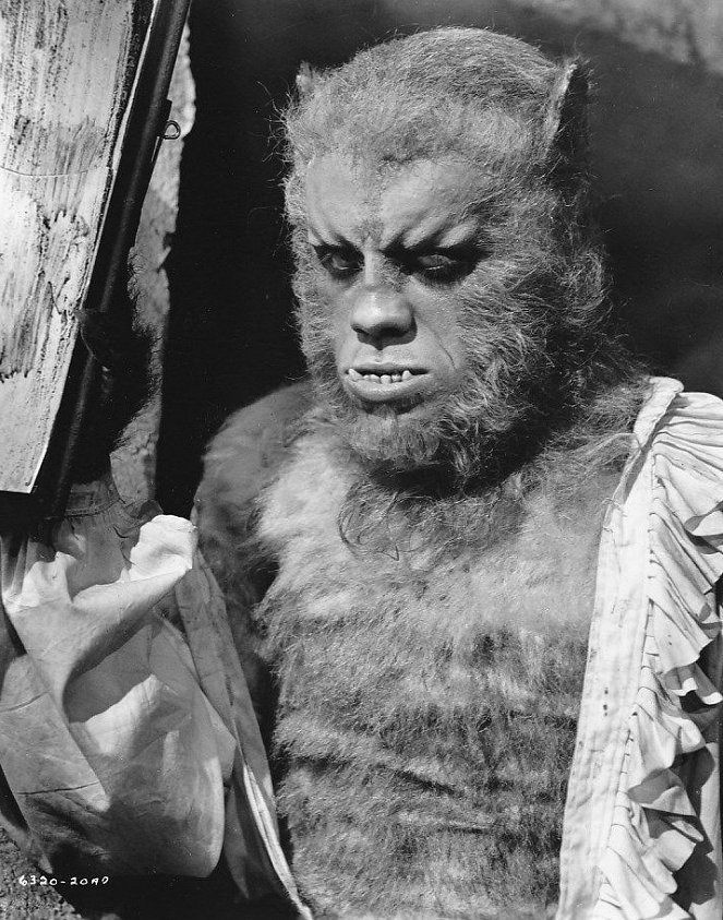 The Curse of the Werewolf - Promokuvat - Oliver Reed