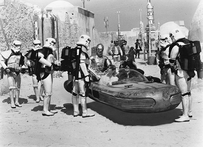 Star Wars - Episode IV: Eine neue Hoffnung - Filmfotos - Mark Hamill, Alec Guinness