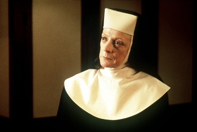 Sister Act 2: De vuelta al convento - De la película - Maggie Smith
