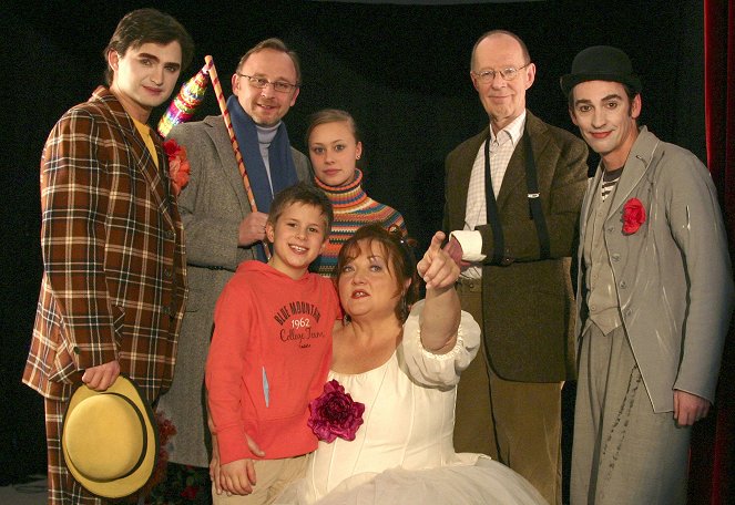 Les Miracles de Mirella - Photos - Lenn Kudrjawizki, Alexander Held, Luka Andres, Sina Tkotsch, Marianne Sägebrecht, Hans Peter Korff, Alexander Simon