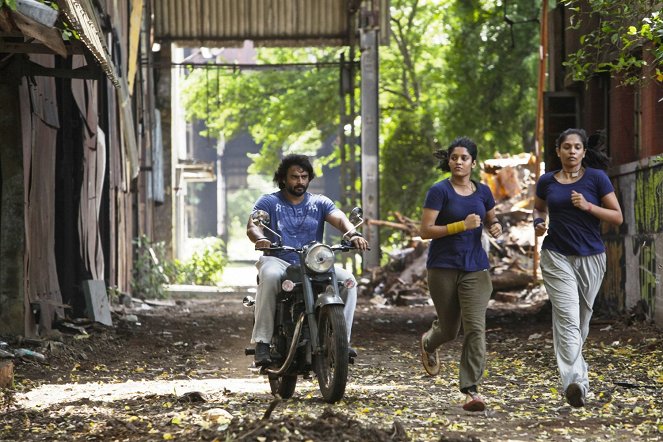 Final Round - Photos - Madhavan, Ritika Singh