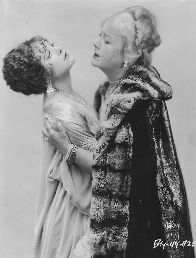 Mother Knows Best - Werbefoto - Madge Bellamy, Louise Dresser