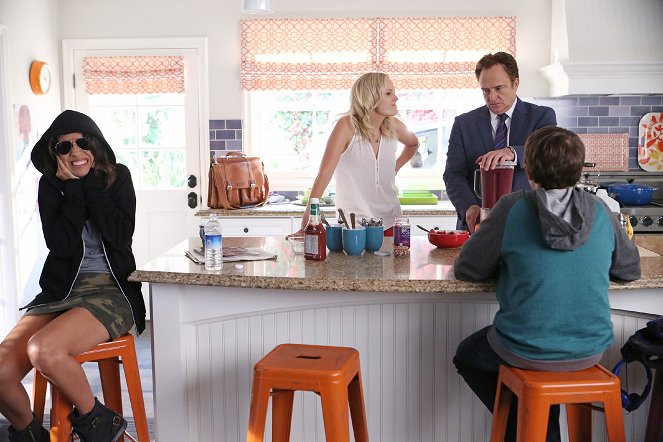 Trophy Wife - The Breakup - Filmfotos - Natalie Morales, Malin Åkerman, Bradley Whitford