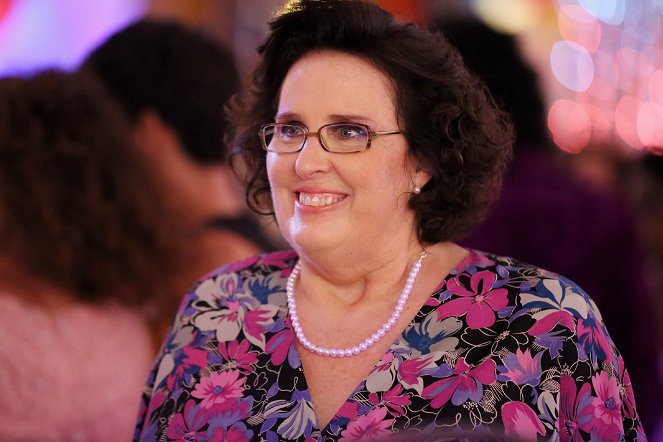 Trophy Wife - The Tryst - Van film - Phyllis Smith