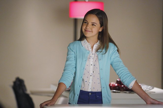 Trophy Wife - The Date - Photos - Bailee Madison