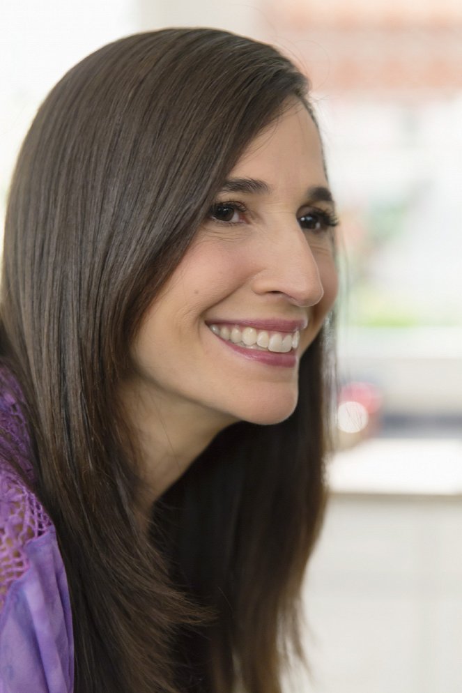 Trophy Wife - Lice and Beary White - Photos - Michaela Watkins