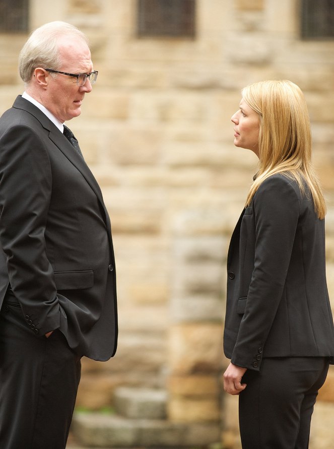 Homeland - Trylon and Perisphere - Photos - Tracy Letts, Claire Danes