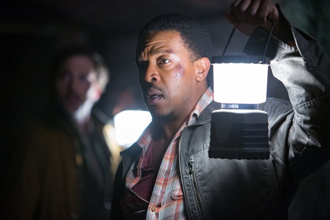 Grimm - Beginning of the End: Part 2 - Van film - Russell Hornsby