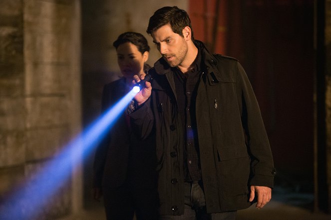 Grimm - Season 5 - The Grimm Identity - De la película - Elizabeth Rodriguez, David Giuntoli