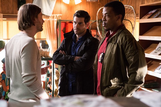 Grimm - A Reptile Dysfunction - Van film - David Giuntoli, Russell Hornsby