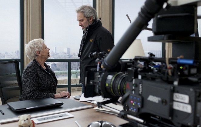 Skyfall - Making of - Judi Dench, Sam Mendes