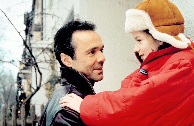 Ein Vater zu Weihnachten - Van film - Hannes Jaenicke, Nina Gummich