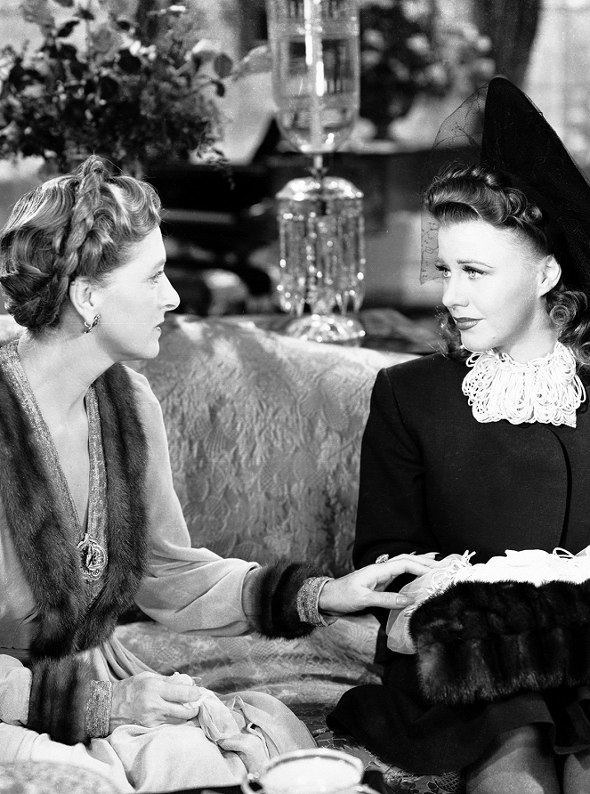 Kitty Foyle - Filmfotos - Gladys Cooper, Ginger Rogers
