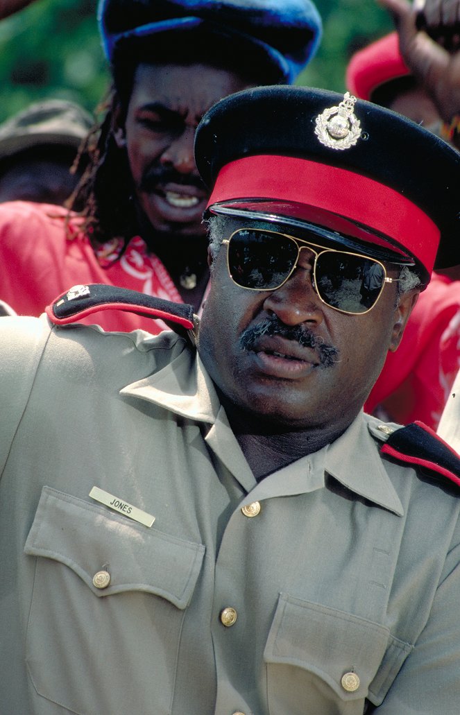 Rátarti Quinn, a karibi rendőrfőnök - Filmfotók - Art Evans