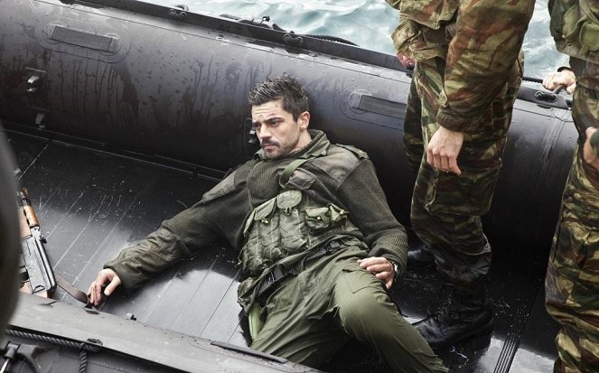 A Dupla Pele do Diabo - Do filme - Dominic Cooper