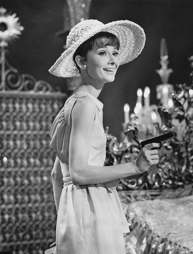 Kiedy Paryż wrze - Z filmu - Audrey Hepburn