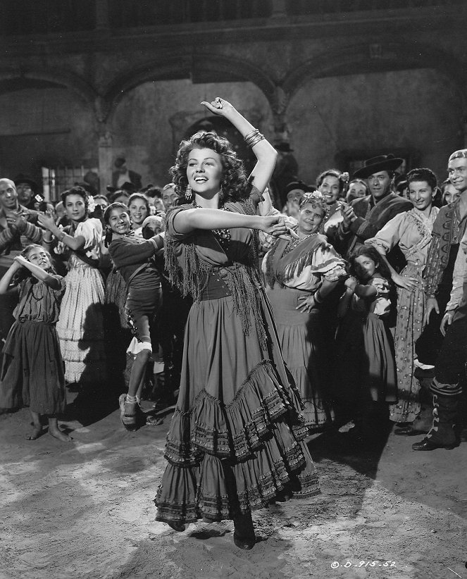 The Loves of Carmen - Kuvat elokuvasta - Rita Hayworth