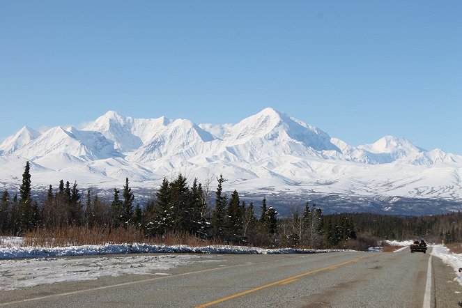 Building Off the Grid: Alaska Range - Filmfotos