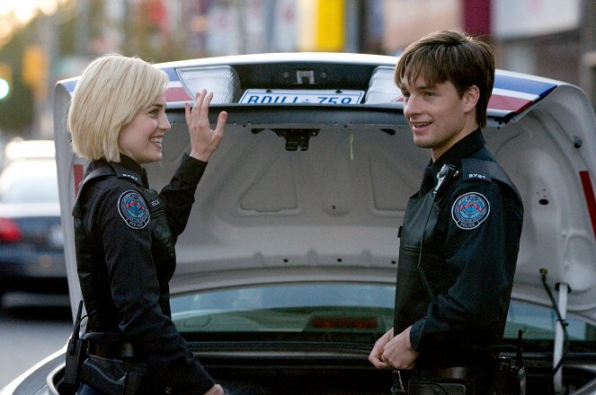 Rookie Blue - Hot & Bothered - Photos - Charlotte Sullivan, Gregory Smith