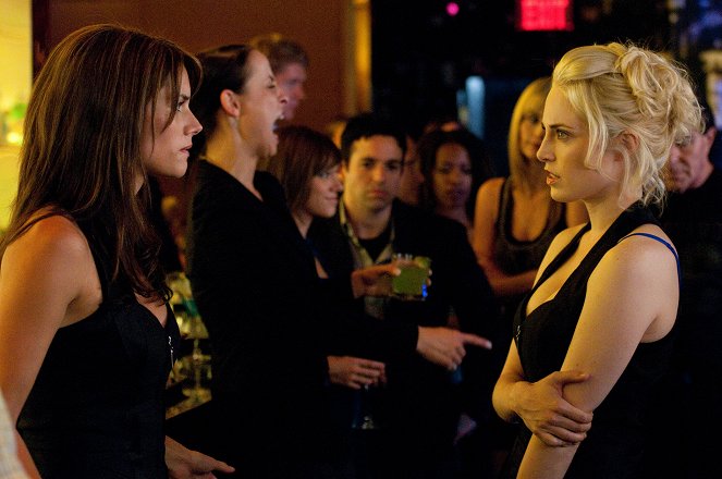 Rookie Blue - Might Have Been - Photos - Missy Peregrym, Charlotte Sullivan