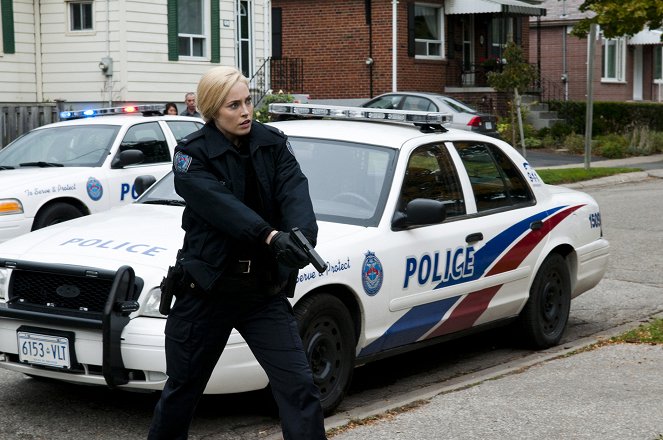 Rookie Blue - Série 3 - Nepořádní lidé - Z filmu - Charlotte Sullivan