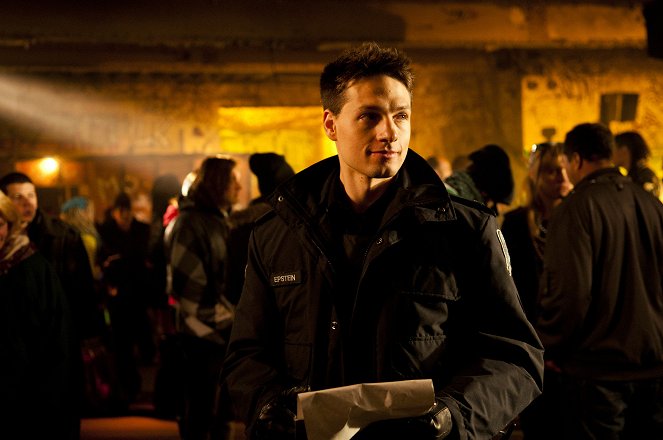 Rookie Blue - Season 3 - Coming Home - Photos - Gregory Smith