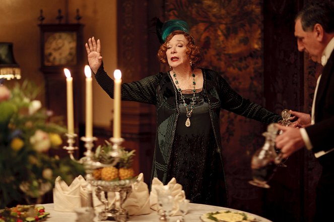 Downton Abbey - Season 3 - Un dîner à l'américaine - Photos - Shirley MacLaine