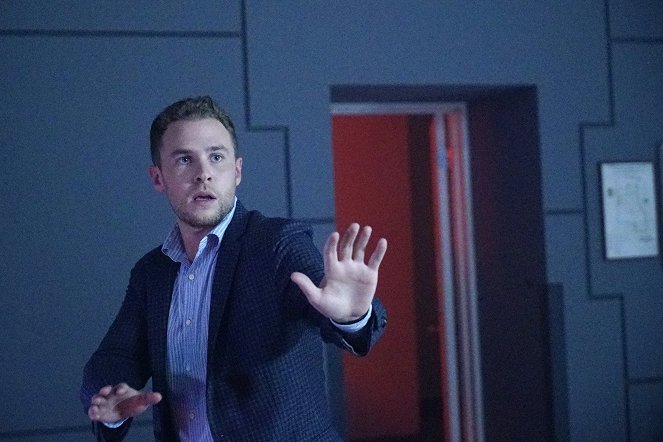 Agents of S.H.I.E.L.D. - Season 4 - Meet the New Boss - Photos - Iain De Caestecker