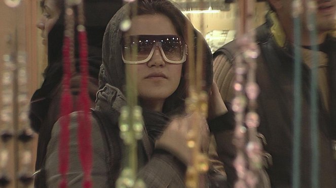 Reich des Bösen - Fünf Leben im Iran - Kuvat elokuvasta
