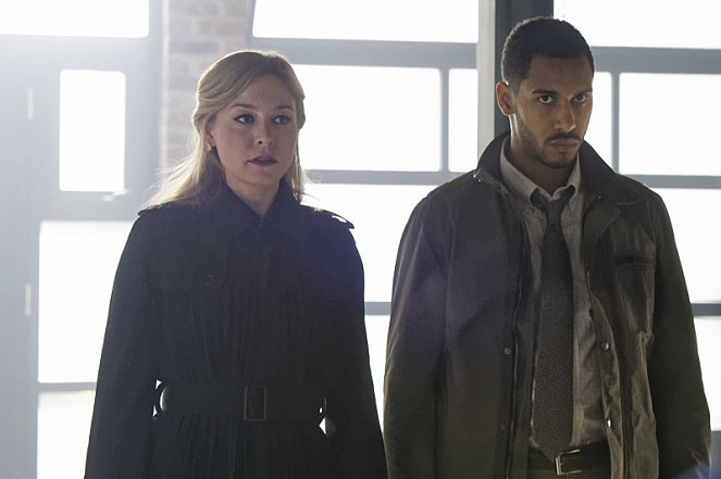 American Gothic - The Veteran in a New Field - Photos - Juliet Rylance, Elliot Knight